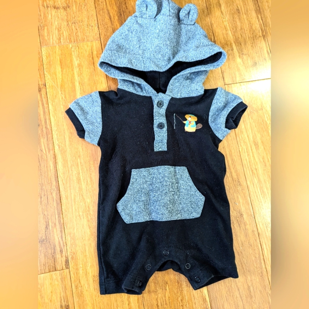 Canadiana Newborn summer black and grey romper